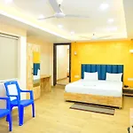 Mor Hotel Santosh Inn- Near Temple-Lift & Wifi Facilities-Best Selling & Best Choice Of Travellers