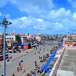 Mor Hotel Santosh Inn- Near Temple-Lift & Wifi Facilities-Best Selling & Best Choice Of Travellers