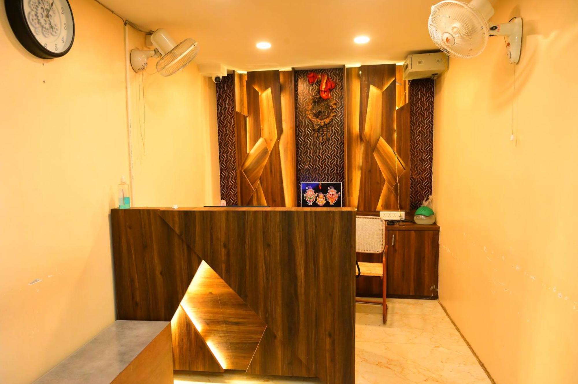 Mor Santosh Inn- Near Temple-lift & Wifi Facilities-best Selling & Best Choice Of Travellers Puri
