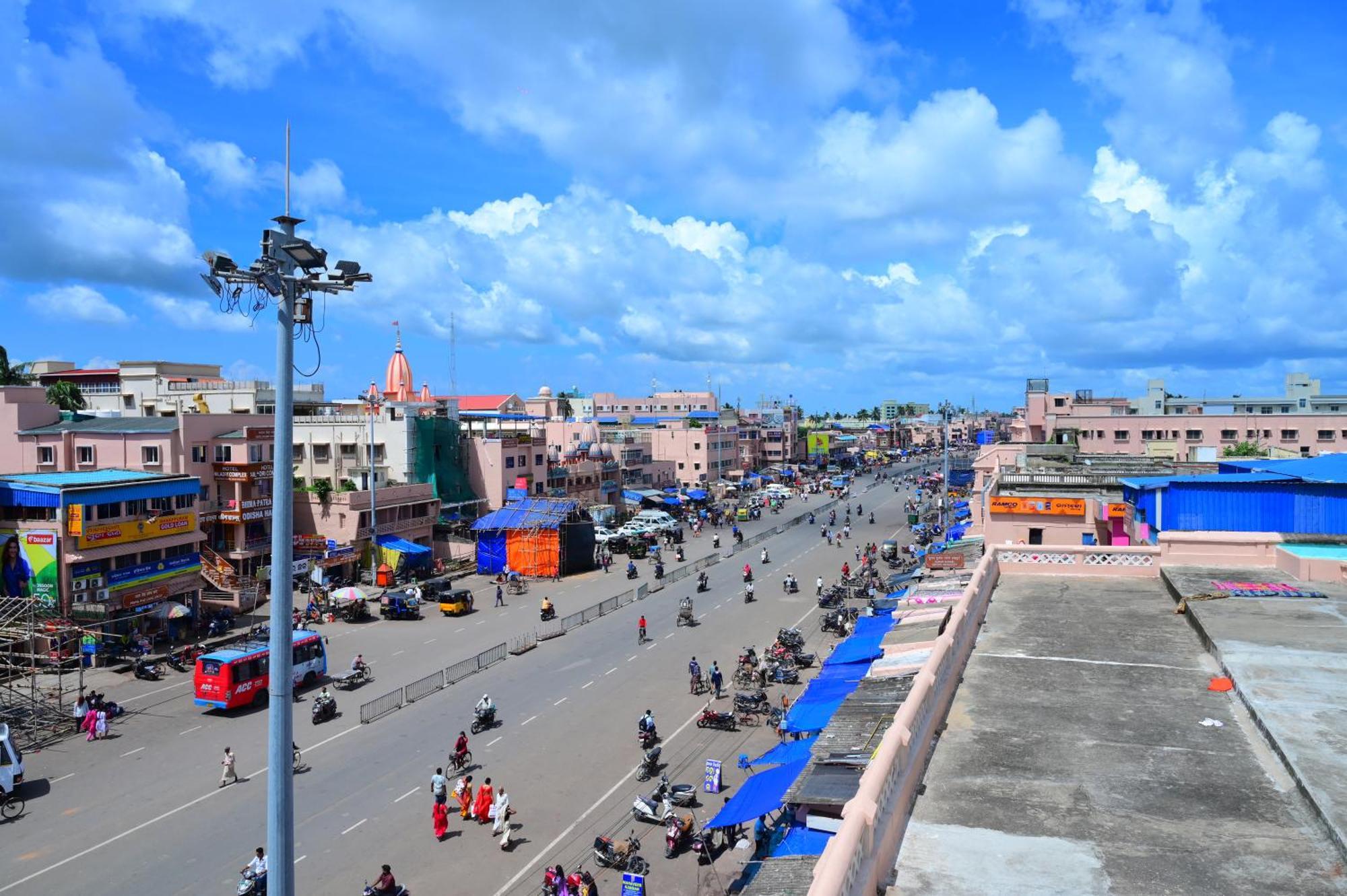 Hotel Mor Santosh Inn- Near Temple-lift & Wifi Facilities-best Selling & Best Choice Of Travellers 3*